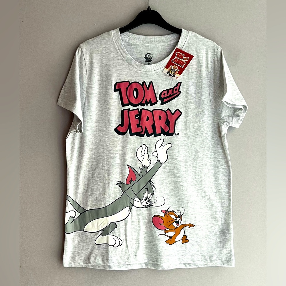 NWT| Tom and Jerry T-Shirt. Women’s size S

9